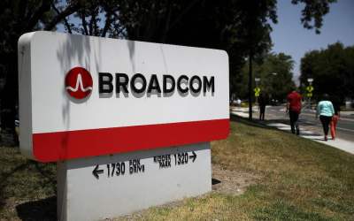Apple signs multibillion-dollar deal with Broadcom for 5G components